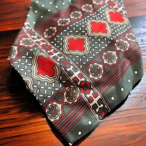 Vintage 70s Del Soldato May Company Mens Store Green Red Mixed Pattern Tie
